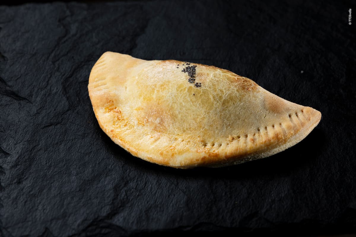 Empanada De Carne Con Berenjena